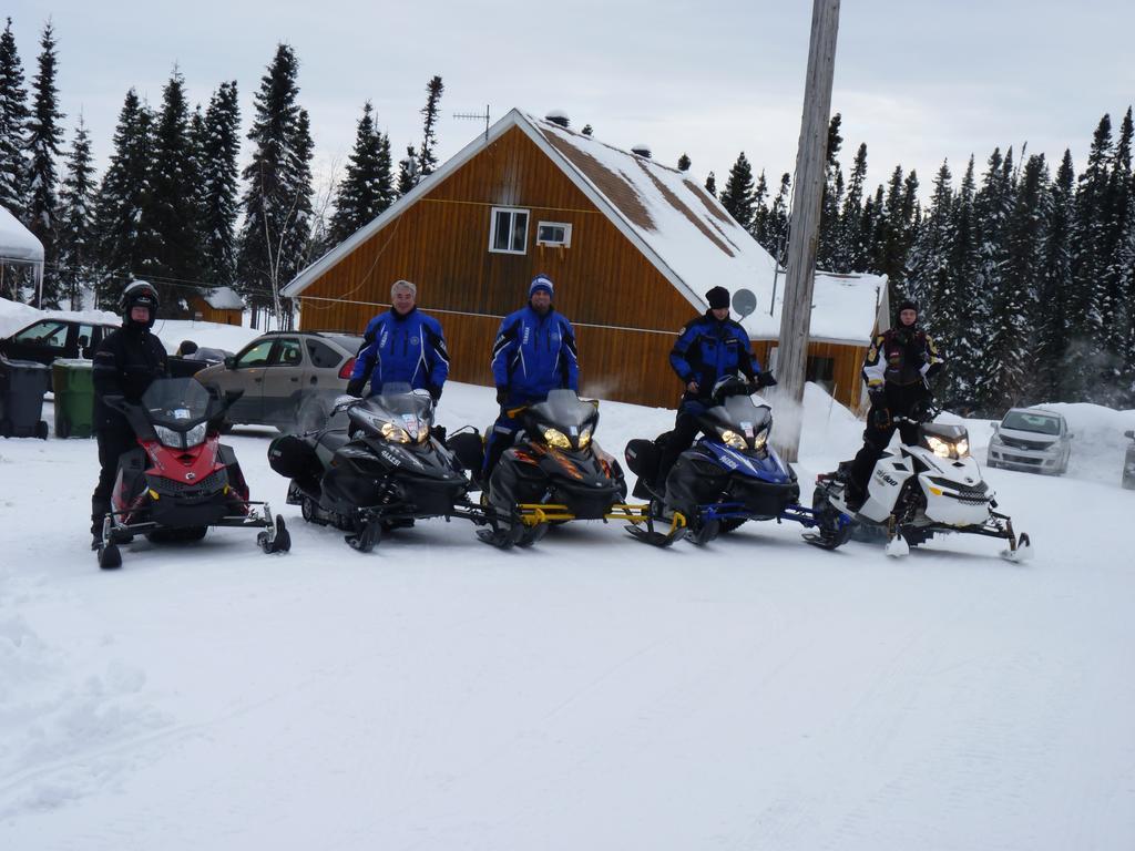 Gite De La Riviere Bed & Breakfast Chibougamau Bagian luar foto
