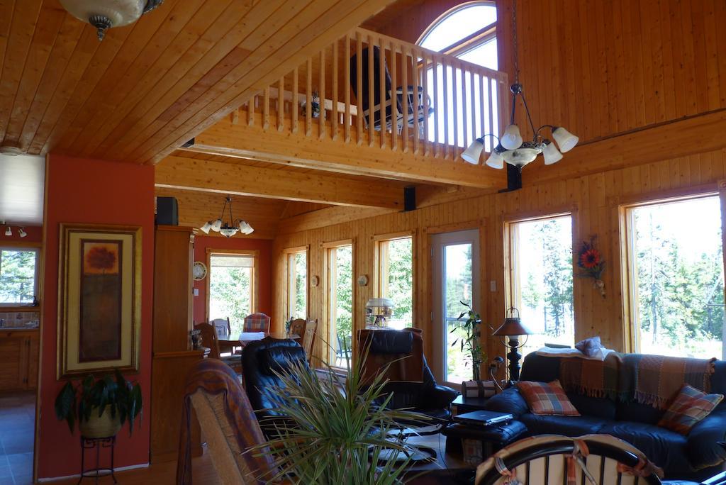 Gite De La Riviere Bed & Breakfast Chibougamau Bagian luar foto