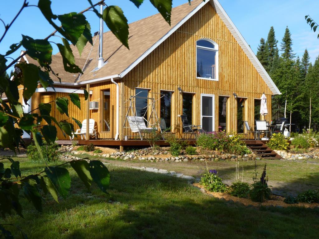 Gite De La Riviere Bed & Breakfast Chibougamau Bagian luar foto