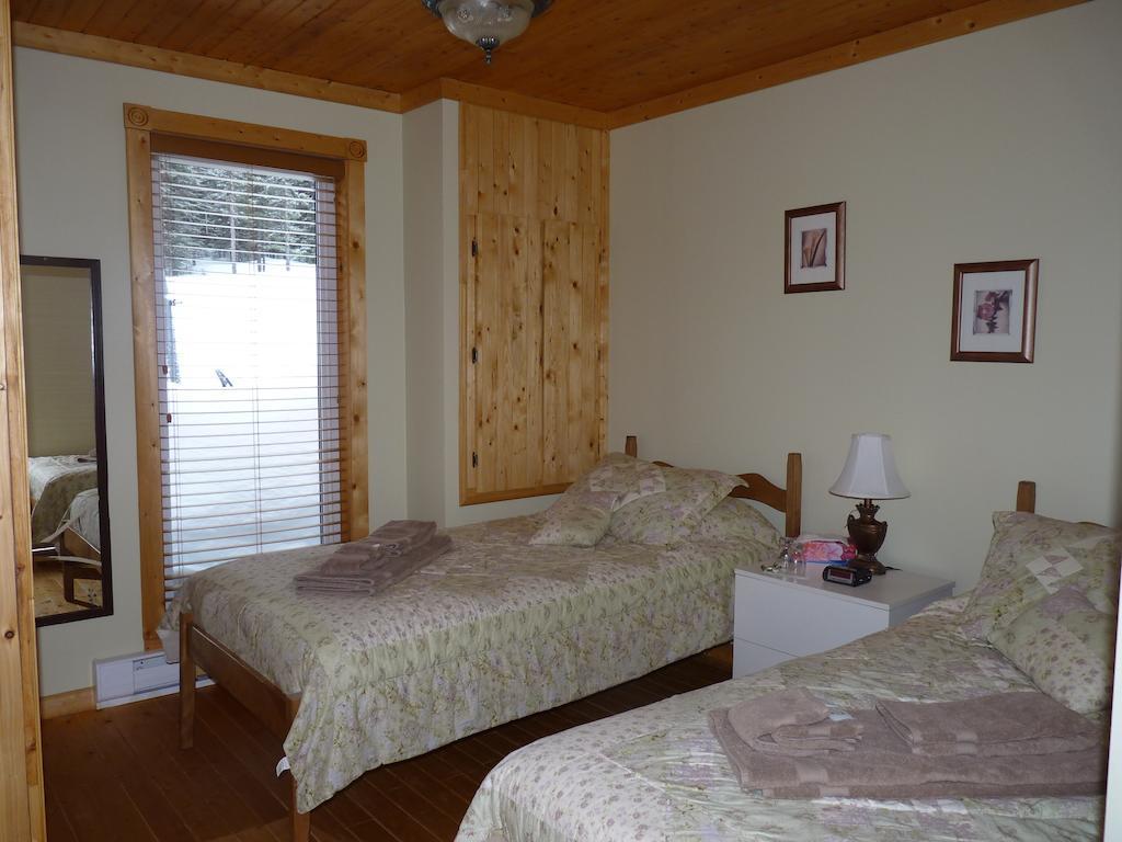 Gite De La Riviere Bed & Breakfast Chibougamau Ruang foto