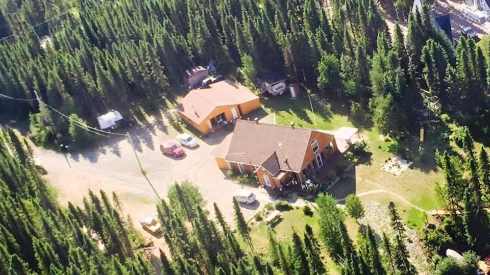Gite De La Riviere Bed & Breakfast Chibougamau Bagian luar foto